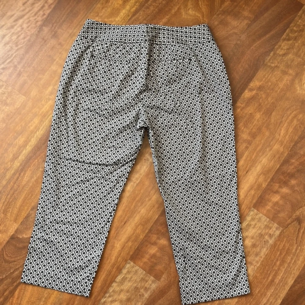 EUC Coldwater Creek natural fit Capri - Picture 12 of 14